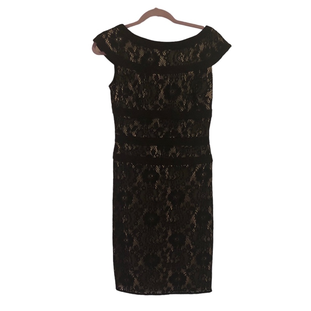 ADRIANNA PAPELL Black Lace overlay cocktail dress Size 4